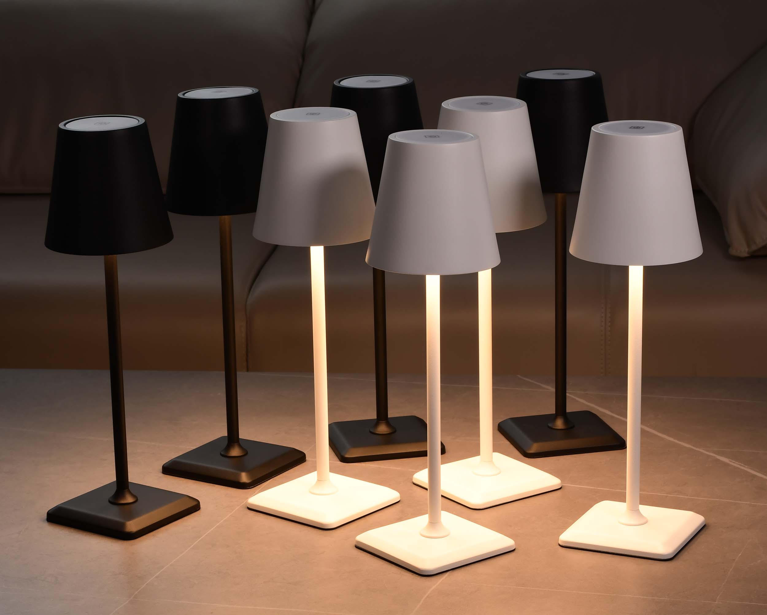 Lampada da Tavolo a LED Senza Fili Dimmerabile Lampada da tavolo Batteria Ricaricabile USB-C Lampada a Lanterna di Cristallo Interno a Esterno Luce da tavolo per Ristorante Camera da letto Bar,Argento